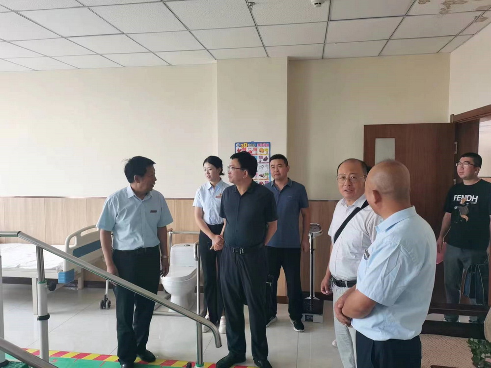 图3在武威市脑病康复医院走访参观_调整大小.jpg